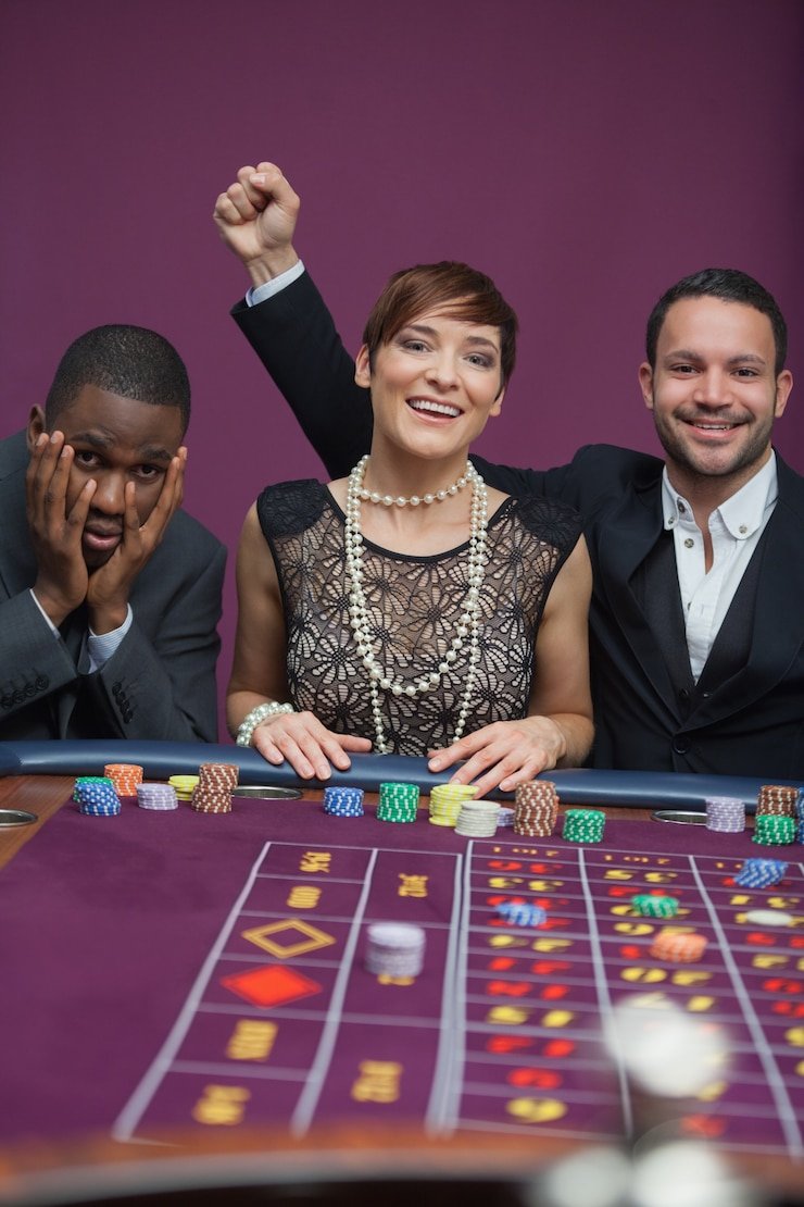 Meja blackjack live dengan dealer profesional di platform playjitu